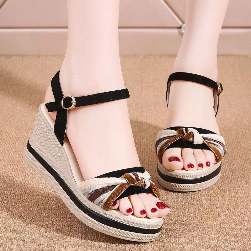 Sandalias de talón de verano para mujeres 2026 nuevo muffin fondo suave con un color con estudiantes antideslizantes sandalias ligeras para trabajar