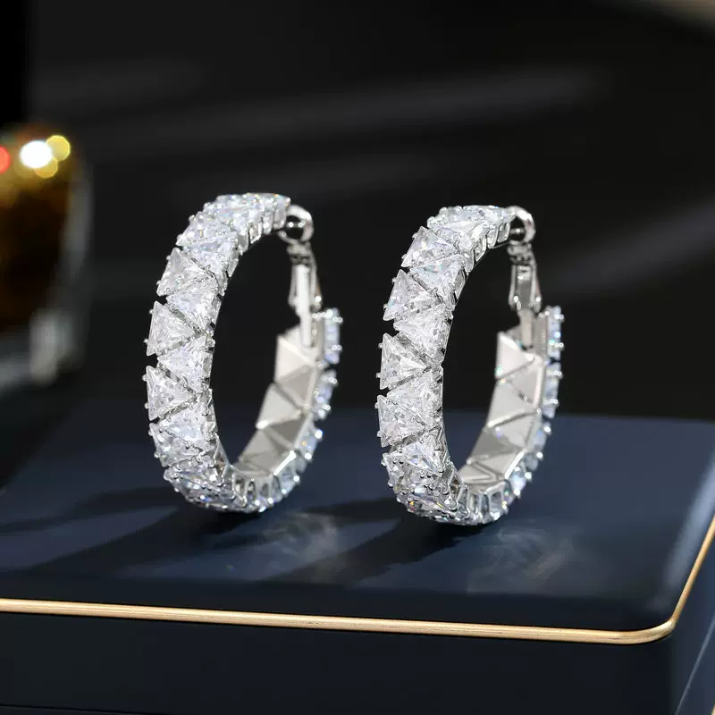 新款轻奢高级感气质耳饰璀璨几何三角形锆石镶嵌耳圈圆环圈圈耳环