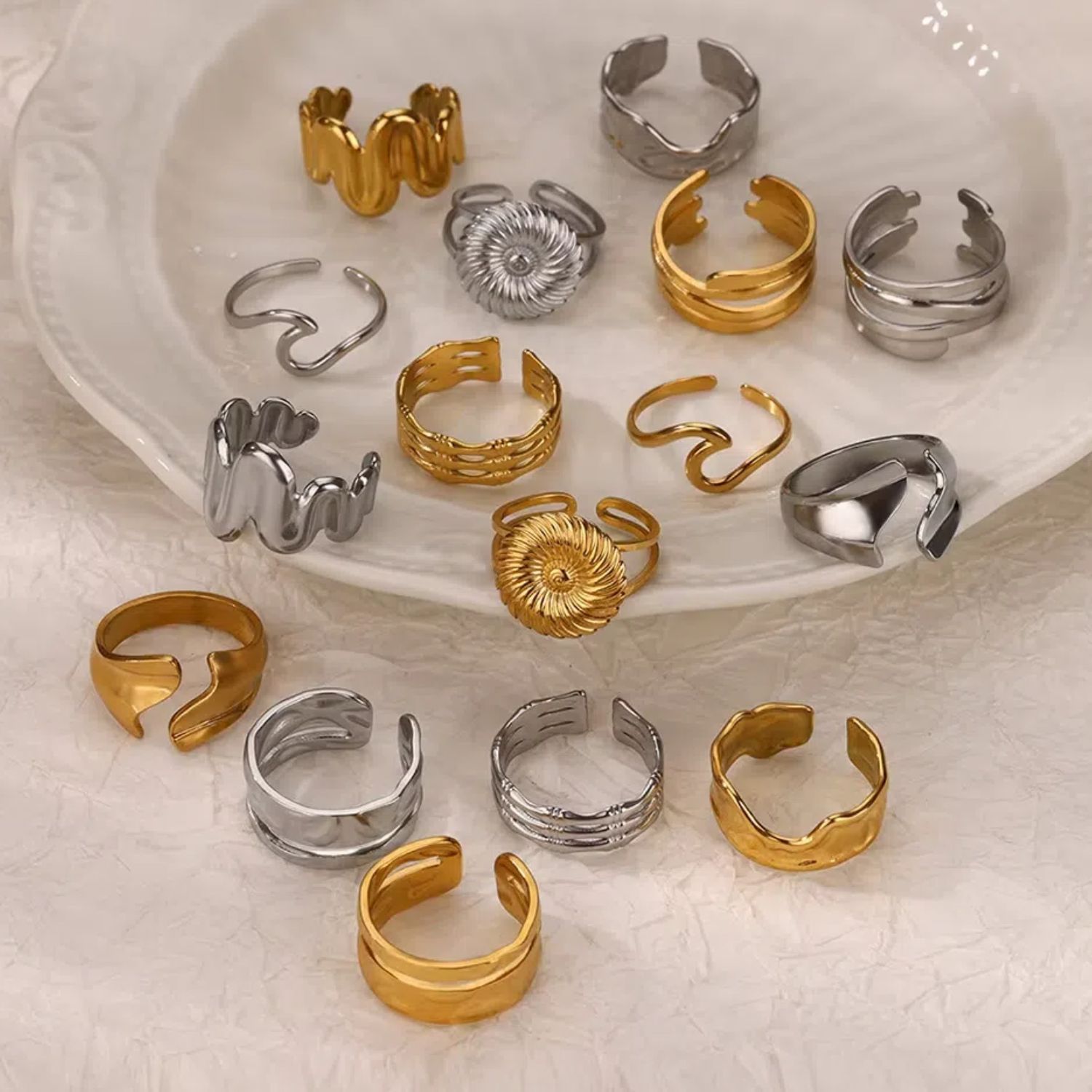 8g Weight 0.03µm-0.05µm Gold Plating Thickness PVD Coated Gold Plating Process Real Gold Plated Plating Material Stone-Free Inlay Material Open Rings Classification 1 Piece Quantity Casual, Daily Occasion 304 Stainless Steel Material Solid Color, Lines Pattern All Seasons Season Unisex Gender Simple Style, IG Style Style Waterproof Non Tarnish, Plating Craft Gold, Silver Color PVD Coated Real Gold Plated 18K Gold Solid Color Lines Titanium Steel Simple Style IG Style Waterproof Non Tarnish Open Rings 无
