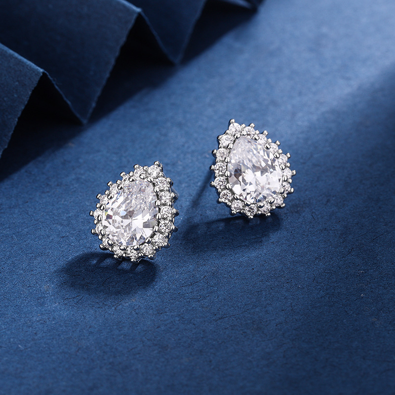 白钻耳钉（配耳堵）