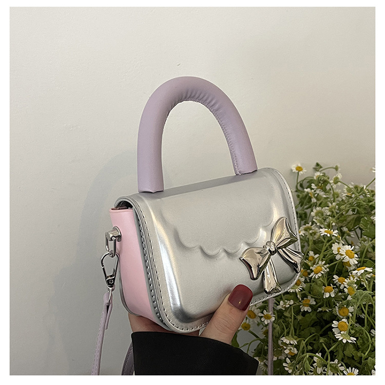 Women's Small Pu Leather Color Block Solid Color Vintage Style Streetwear Bowknot Magnetic Buckle Crossbody Bag display picture 2