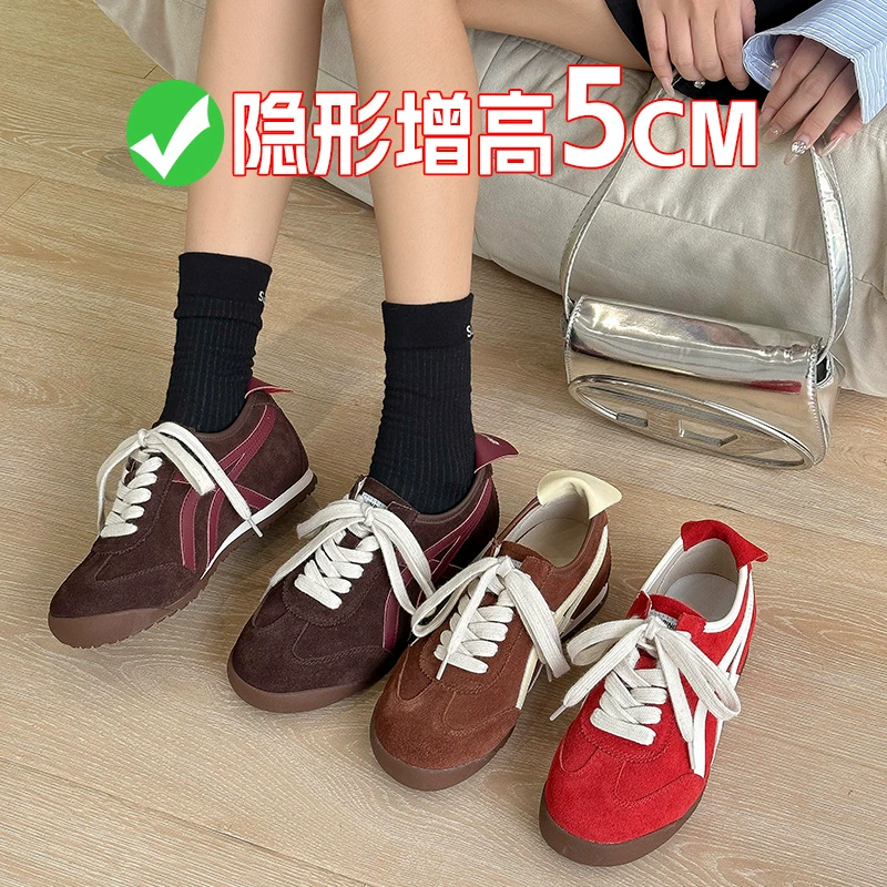 Женские туфли, увеличивающие рост на 5 см, высококачественные тренировочные туфли в немецком стиле, новая модель 2025 года, матовые повседневные туфли из воловьей кожи на мягкой подошве для женщин.