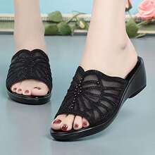 ��ܛƤ��ЬŮ�⴩�ļ��¿��¸������Ьˮ��U���и��~��һ����