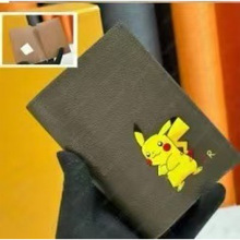 2025外贸热卖经典护照夹证件包高档男女保护套多功能卡包真皮带盒