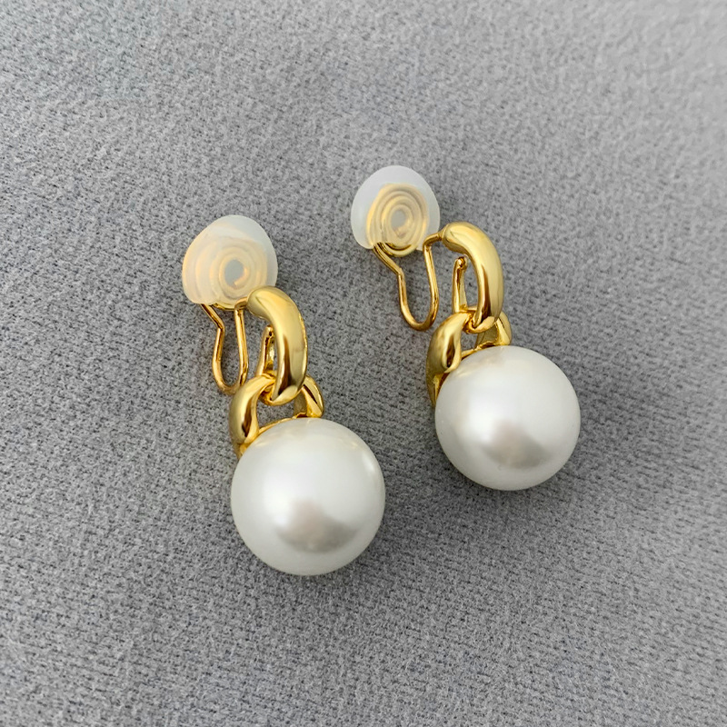 16g Weight 925 Sterling Silver Ear Needle Material Pearl Inlay Material Ear Cuffs, Ear Studs Classification 1 Pair Quantity Banquet, Daily, Date Occasion Copper Material Geometric Pattern All Seasons Season Women's Gender Plating, Inlay Design Elegant Style 1 Pair Elegant Geometric Plating Inlay Copper Pearl Ear Cuffs Ear Studs 15