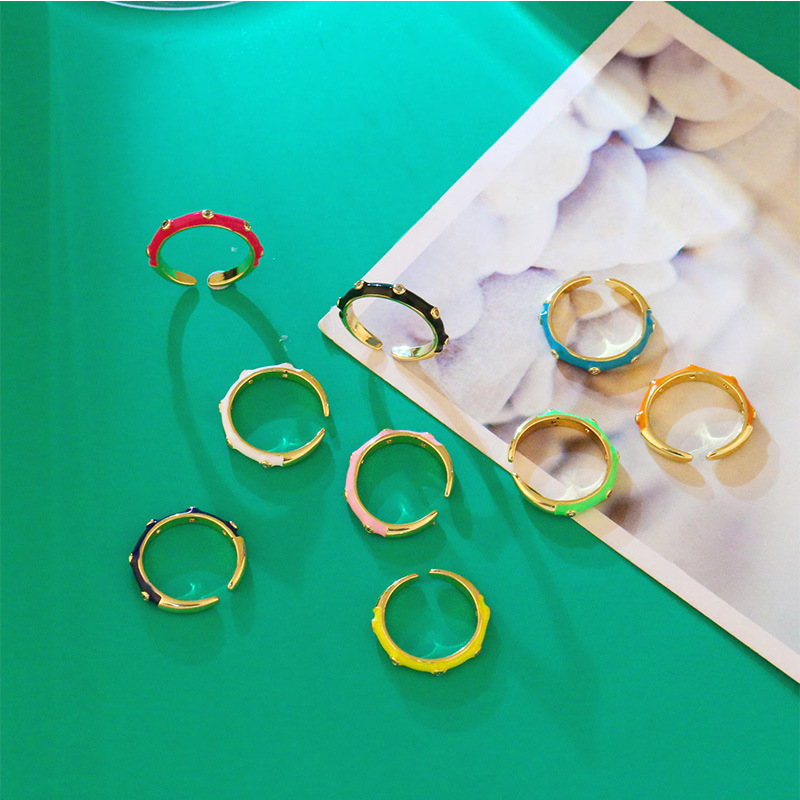 Großhandel Bonbonfarbe Mikro-eingelegter Zirkonkupferring Nihaojewelry display picture 3