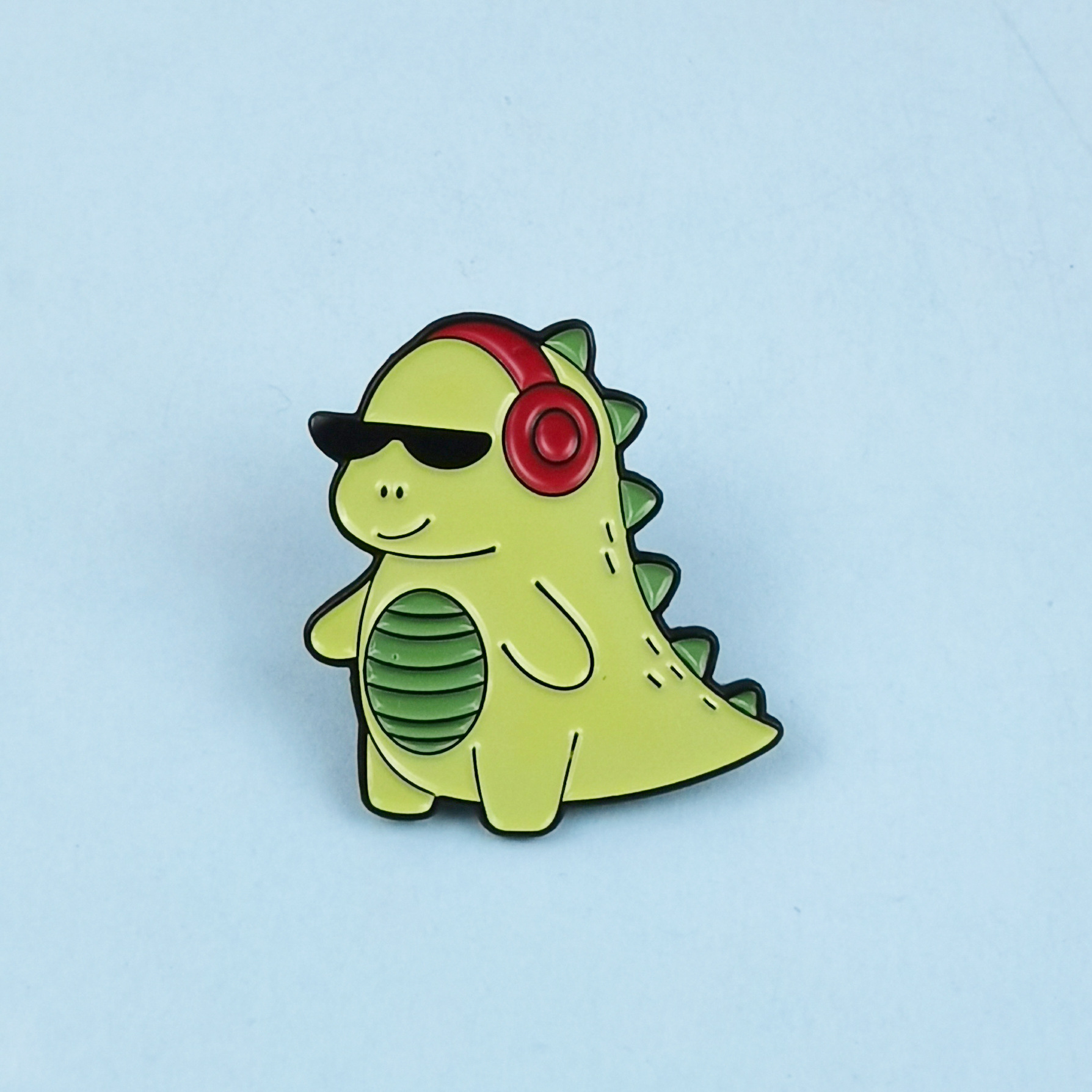 Lindo y lindo broche de dinosaurio pequeño, personalidad, estilo de dibujos animados, accesorios de mochila, accesorios de insignia de aleación de aceite de goteo de alfiler