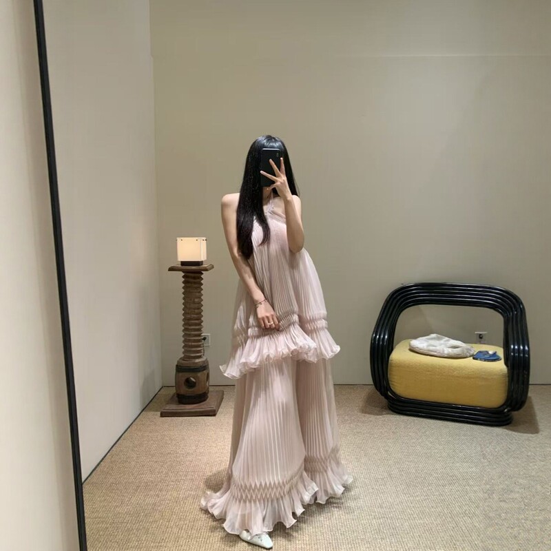 2026 New Style French Halter Pleated Long Dress for Women, Vacation Style, Gentle and Elegant Tiered Dress