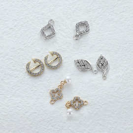 定制服装辅料内衣裤装饰品 合金电镀diy镶钻文胸挂件带钻吊饰批发