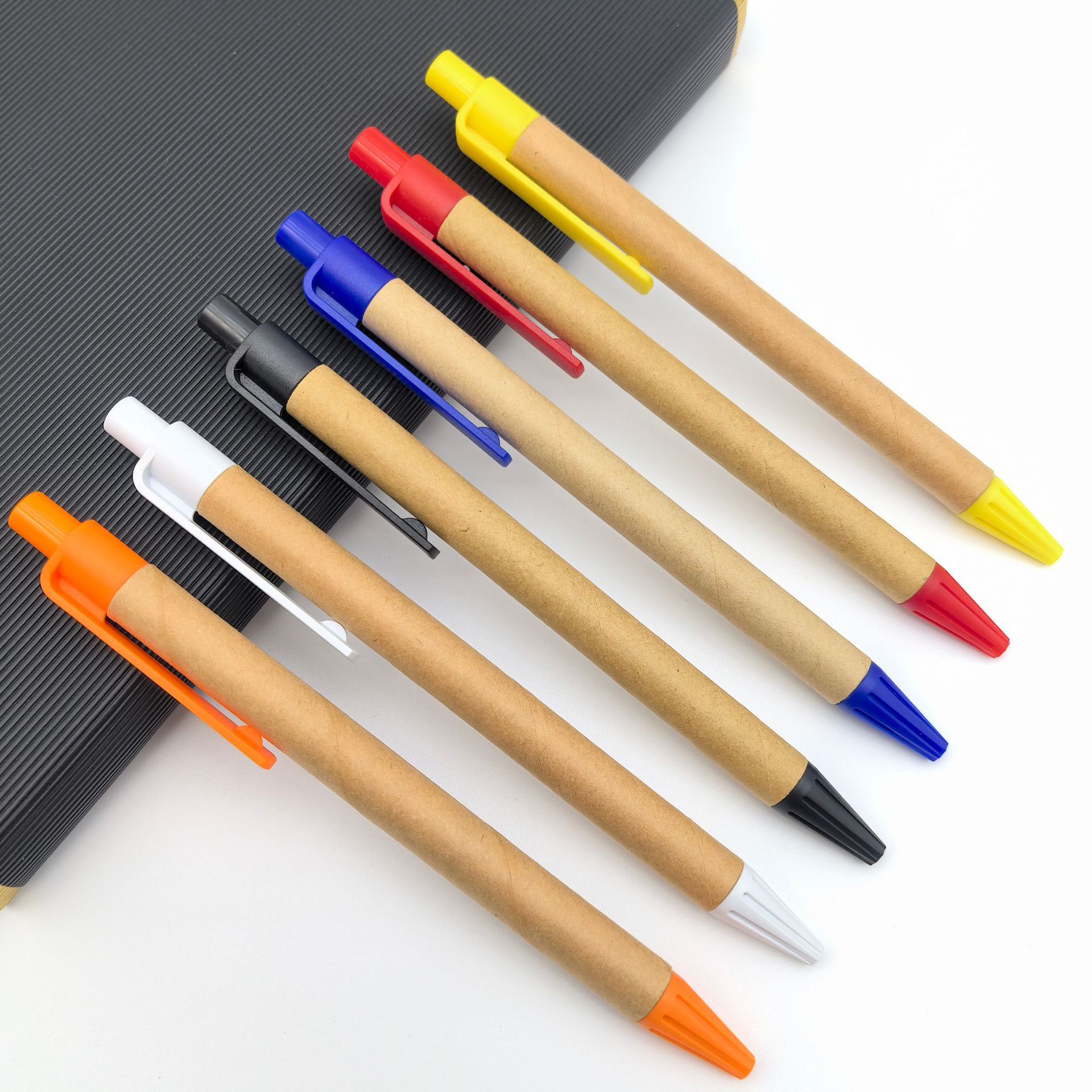 Presione bolígrafo de papel kraft verde bolígrafo simple bolígrafo de tubo de papel al por mayor bolígrafo verde se puede imprimir logotipo