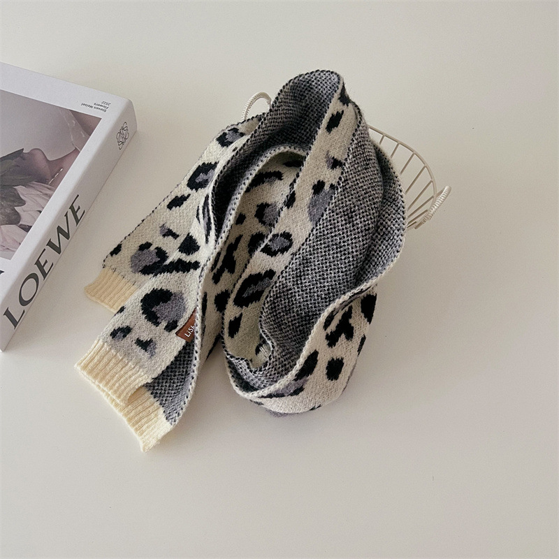 베이지 레오파드 스카프