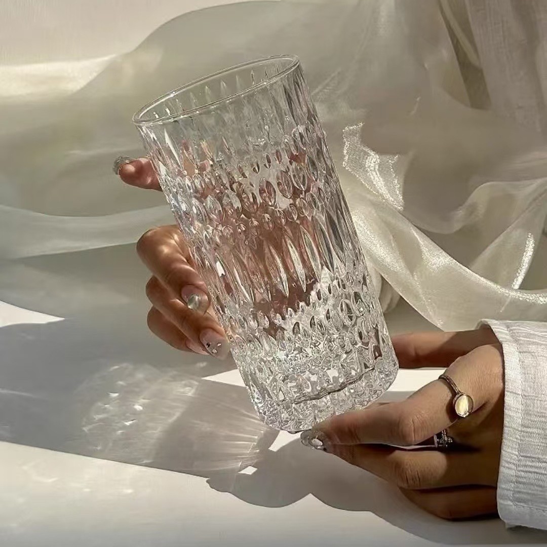 Glass capacious wineglass for whiskey