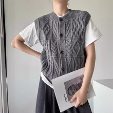 2025春装新款女装针织马甲女法式复古麻花开衫叠穿高级感穿搭毛衣