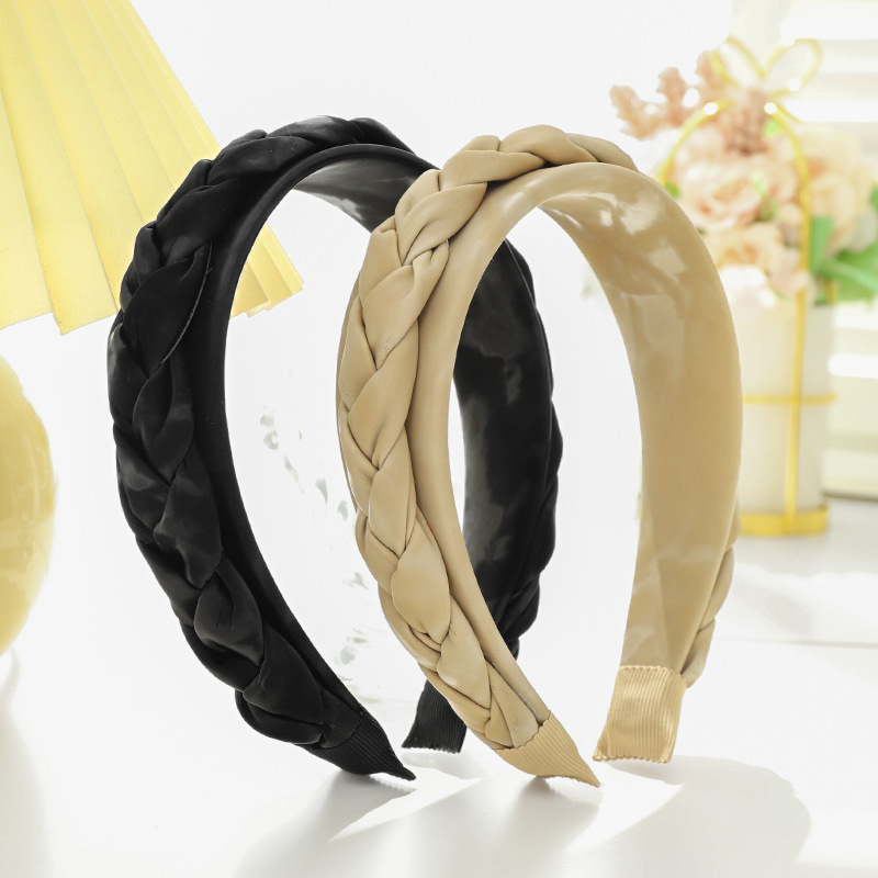 Simple Woven Pu Leather Headband Wholesale Nihaojewelry display picture 4