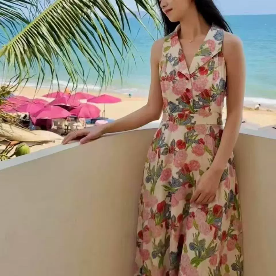 Французское ретро-платье в гонконгском стиле с v-образным вырезом и цветочным принтом, длинная юбка трапециевидной формы с нишевым дизайном и облегающей талией для женщин летом