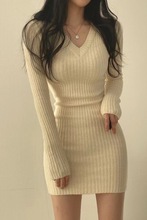 韩版chic秋冬复古小个子V领修身打底针织连衣裙女内搭毛衣包臀裙