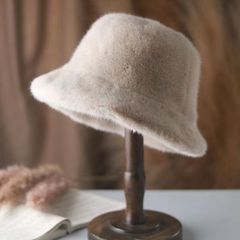 冬の漁師帽の新型ファッション毛羽立ち保温帽子秋冬の厚いぬいぐるみの帽子はミンクのぬいぐるみの帽子をまねています。
