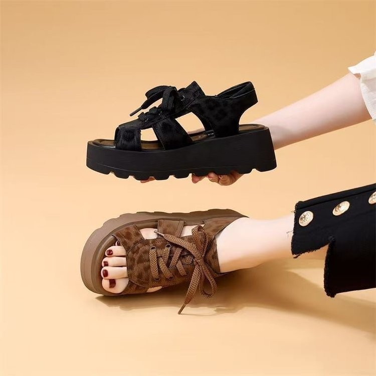 Sandalias de cordón grueso para mujeres en 2026 nuevo verano vestido de moda casual cómodo zapatos de playa romanos para mujeres