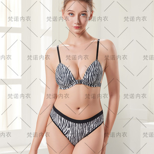 �羳���Q�Ը�ǰ�_�۾۔nƴ��ײɫ�玧Ůʿ���؃������ǃ�ѝ���b