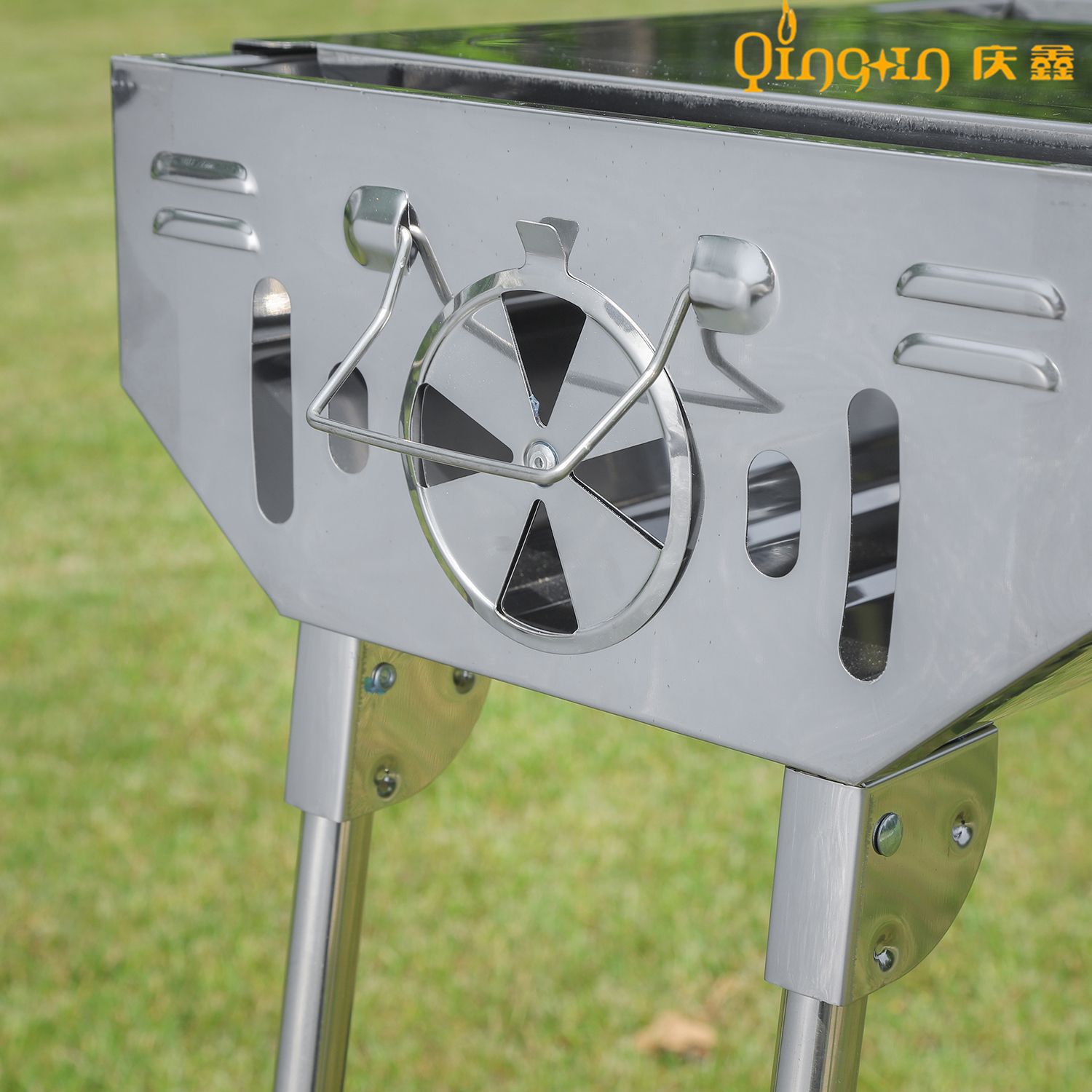 High-end outdoor foldable portable BBQ charcoal barbecue, thick large stainless steel barbecue grill