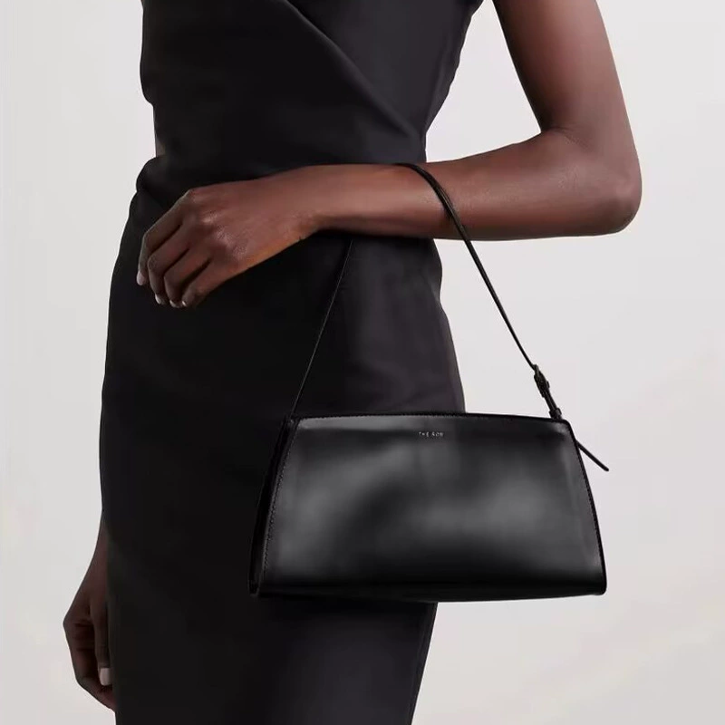 Женская сумка-багет из первосортной телячьей кожи, простая и модная, подмышечная сумка, универсальная сумка через плечо, новый стиль 2025 года.