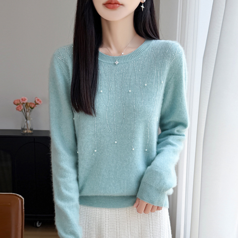 New autumn and winter women's base shirt with rhinestones, Andy velvet pullover sweater, round neck knitwear for women, in stock for wholesale New autumn and winter women's base shirt with rhinestones, Andy velvet pullover sweater, round neck knitwear for women, in stock for wholesale