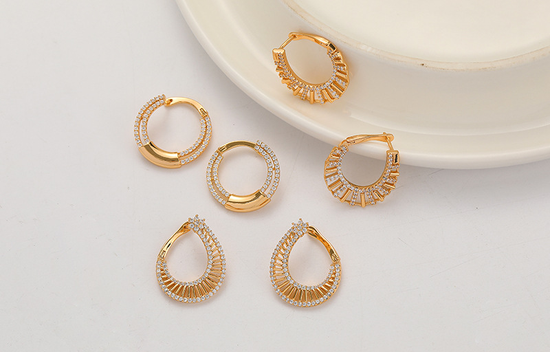 Fashion Personalized Circle Zircon 18k Gold Geometric Copper Earrings display picture 1