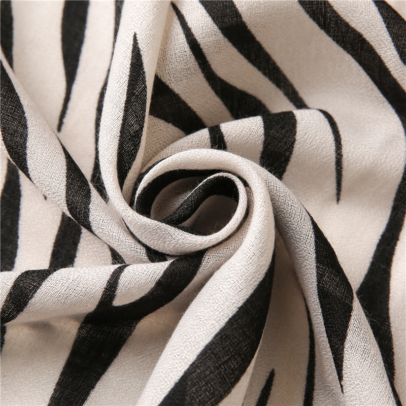 New Fashion Warm Striped Scarf display picture 9