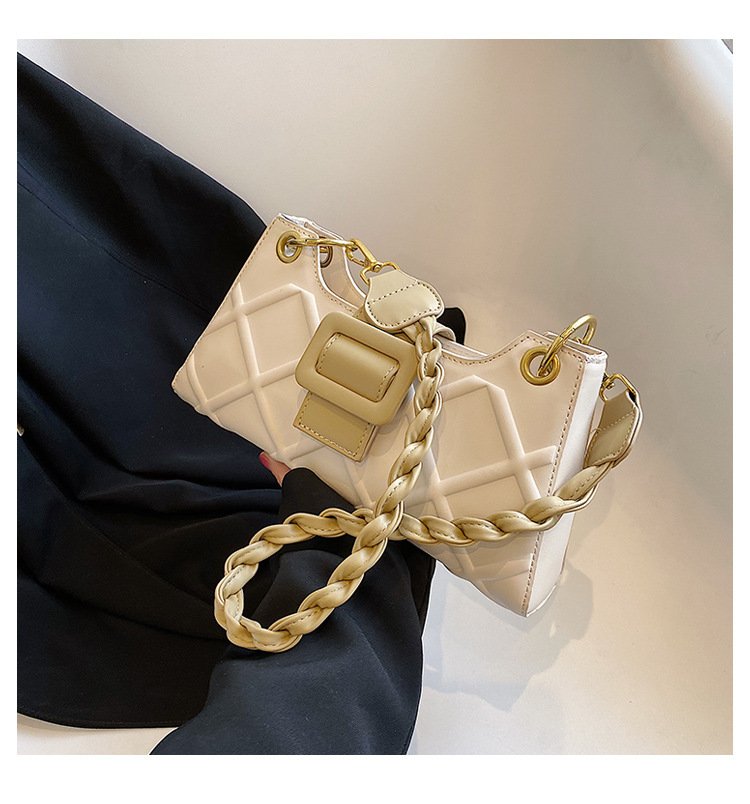 Women's Medium Pu Leather Lingge Streetwear Magnetic Buckle Underarm Bag display picture 10