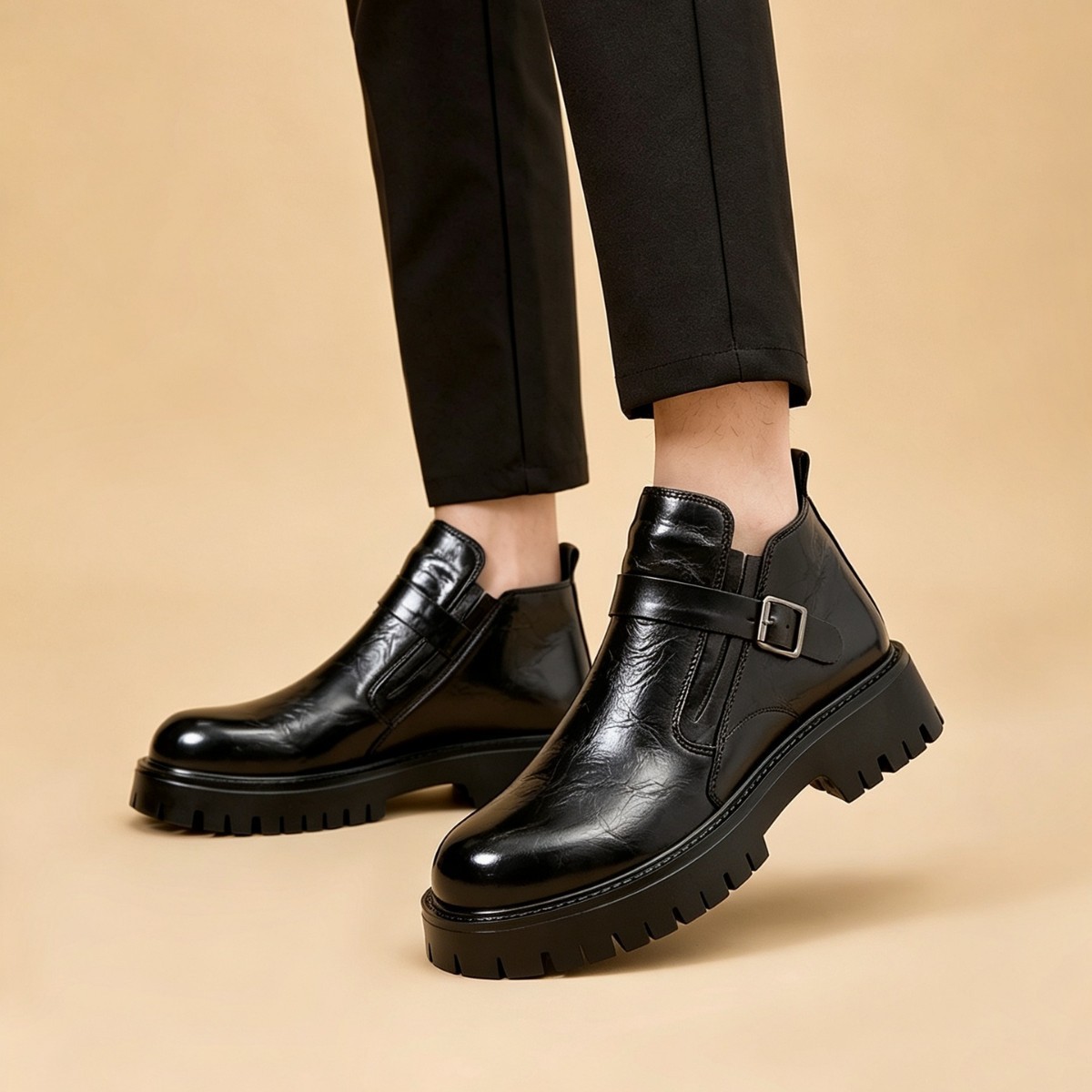New large-size retro round-toe slip-on leather boots for men, British casual men's thick-soled height-increasing Chelsea boots