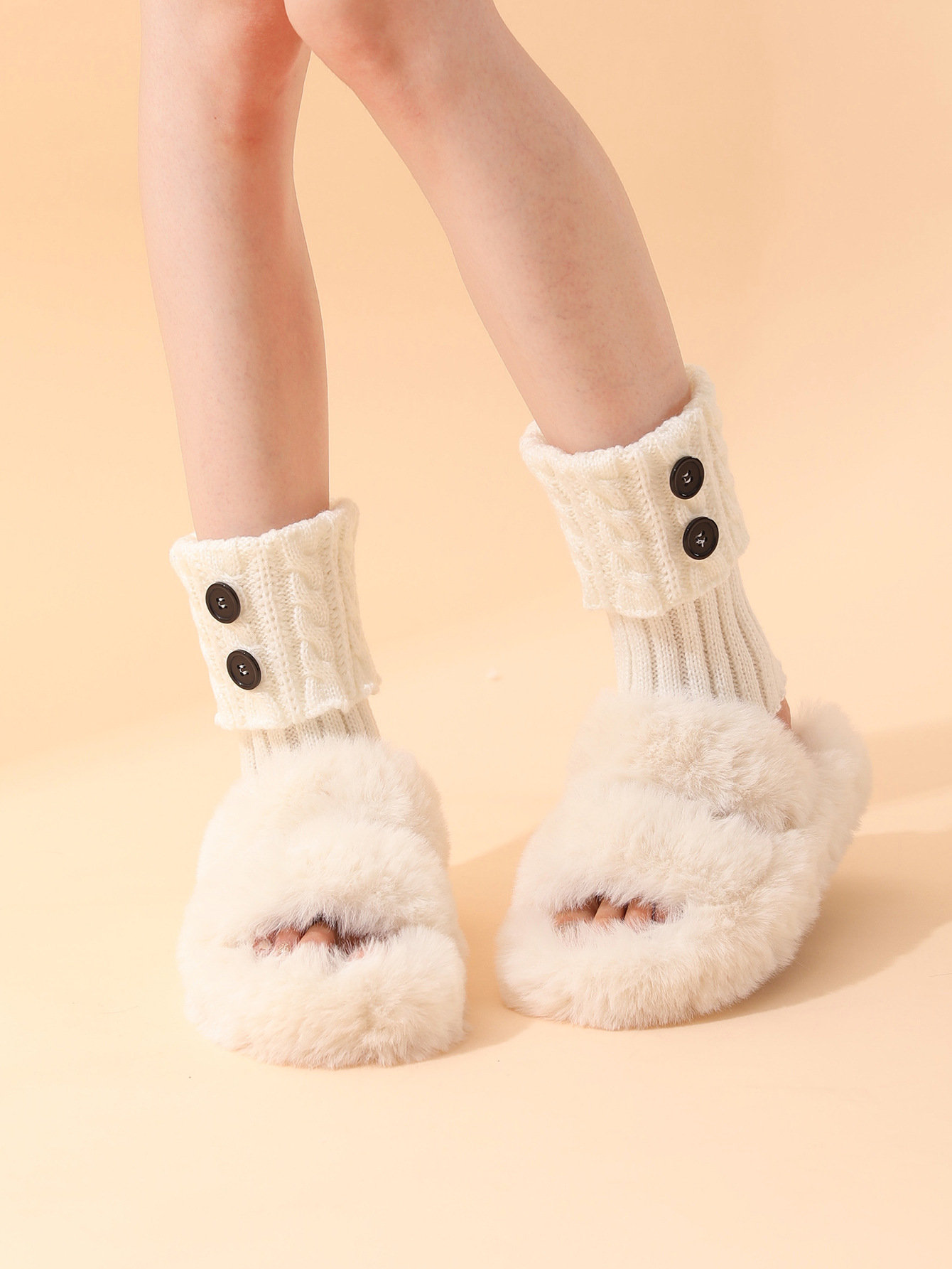 Calzini corti da donna in caldo pile con bottoni intrecciati_voghion.com