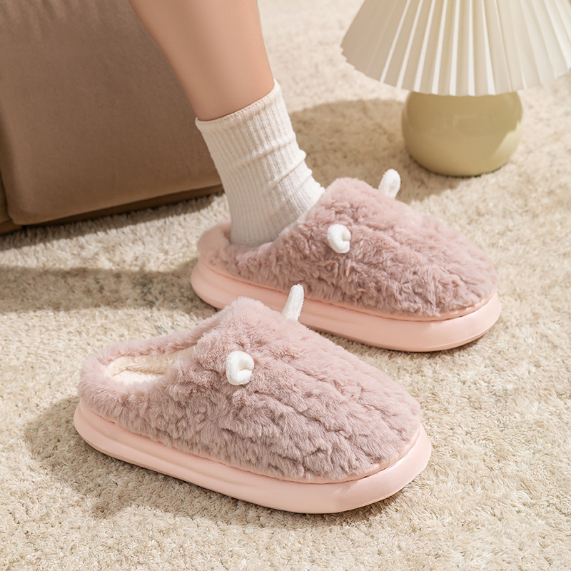 Zapatillas de lana EVA para mujeres lindas invierno en el hogar doméstico interior cálido con una base gruesa pareja zapatillas de algodón al por mayor