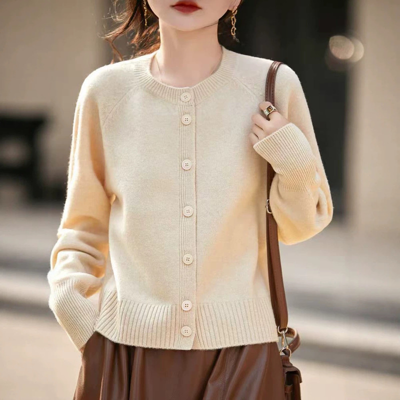 European-Style Spring and Autumn Gentle Temperament Round-Neck Knit Cardigan for Women, Loose Korean-Style Versatile Sweater, Long-Sleeve Short Top
