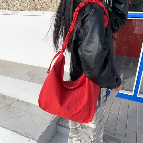 Korean-style pleated drawstring cloud bag, new design large capacity lazy style single shoulder crossbody bag, niche commuting bag