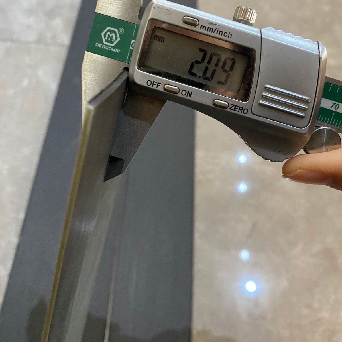 现货供应碳纤维单向板建筑桥梁加固补强改造高强度预应力拉挤碳板