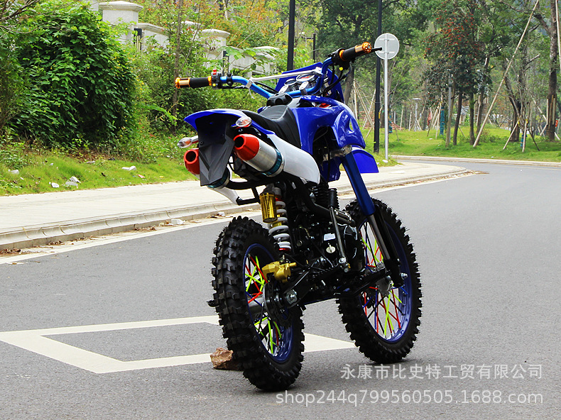 150Cc Two-Wheeled Off-Road Motorcycle for Adults, Mountain Bike with Clutch, Suitable for Mid-High Level Racing, Fuel-Powered Motorcycle