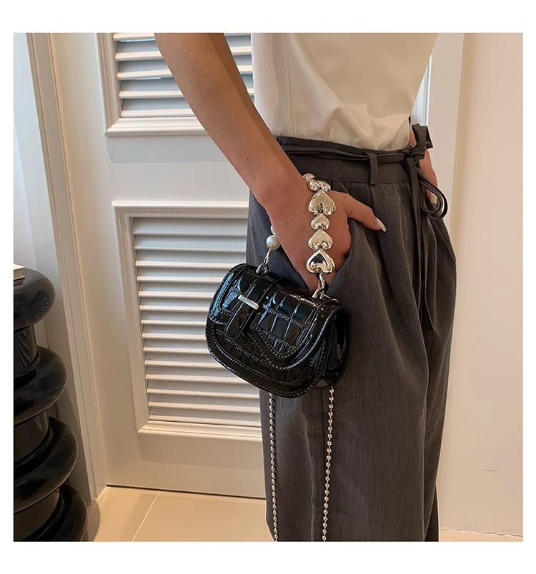 Sommer High-End-Nischentextur Perlenkette Messenger Mini Silber kleine Tasche Mädchen 2023 neue Taillentasche_voghion.com