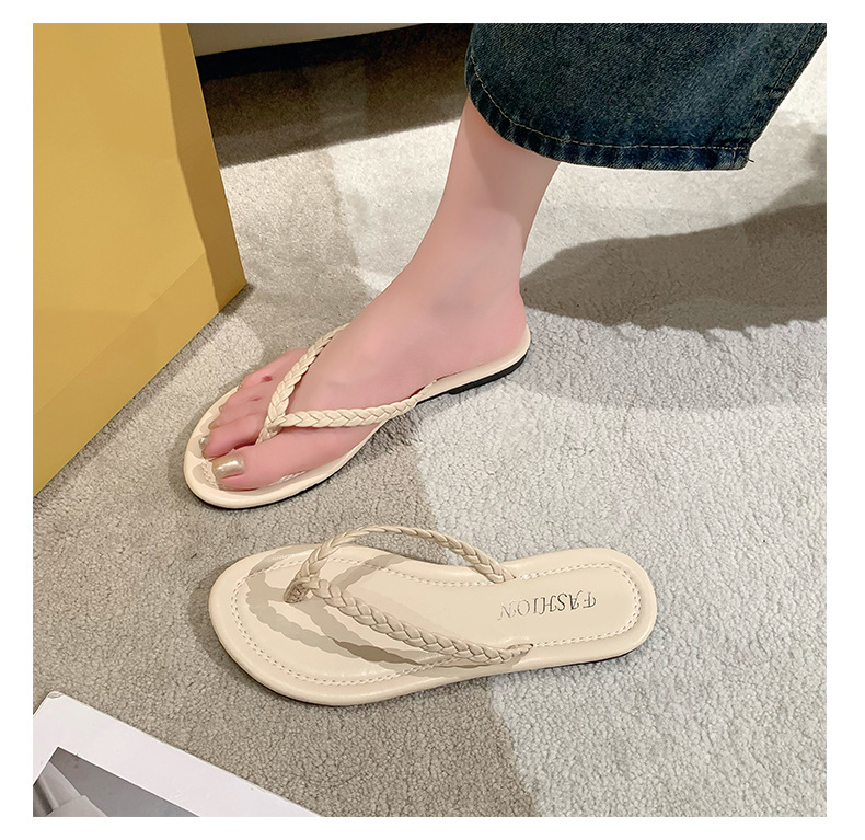 Women's Casual Solid Color Round Toe Flip Flops display picture 3