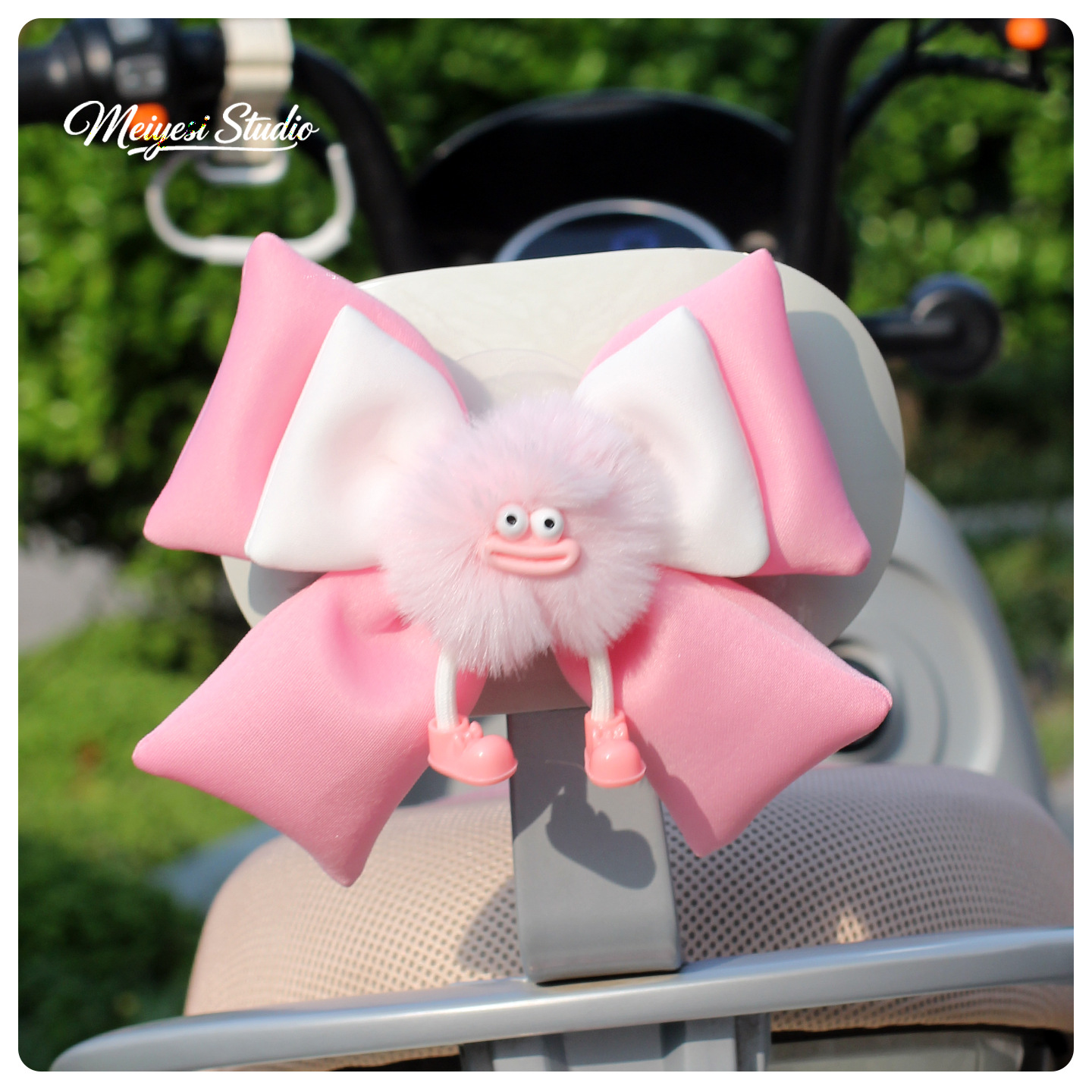 Nuevo coche eléctrico trasero decoración arco lindos pequeños monstruos pegatinas de coche de batería adornamientos lindos