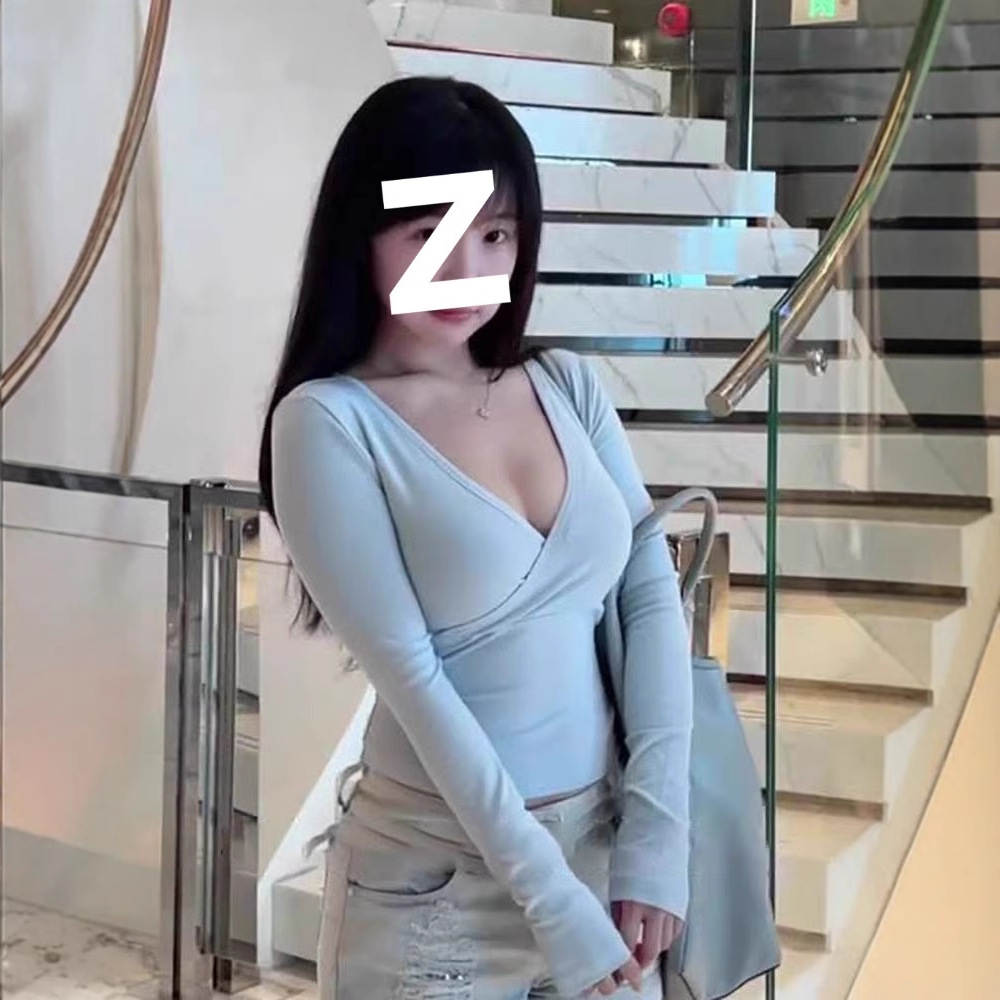 섹시한 스파이스 소녀 블루 크로스 V 넥 긴팔 티셔츠 여성 봄과 가을 짧은 디자인 센스 연예인 우아한 올 매치 탑 트렌디