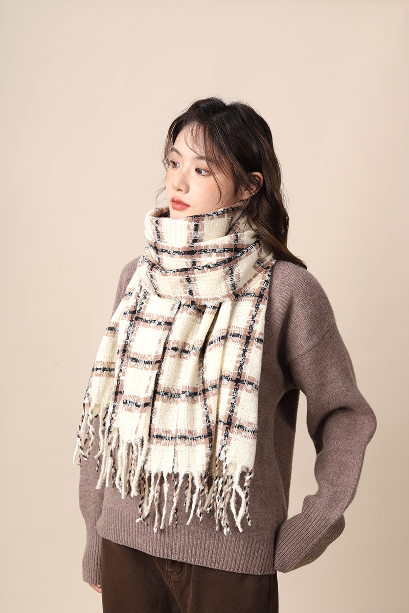 White Deer's gentle beige checkered cashmere scarf women, suitable keeping warm in autumn winter, versatile_voghion.com