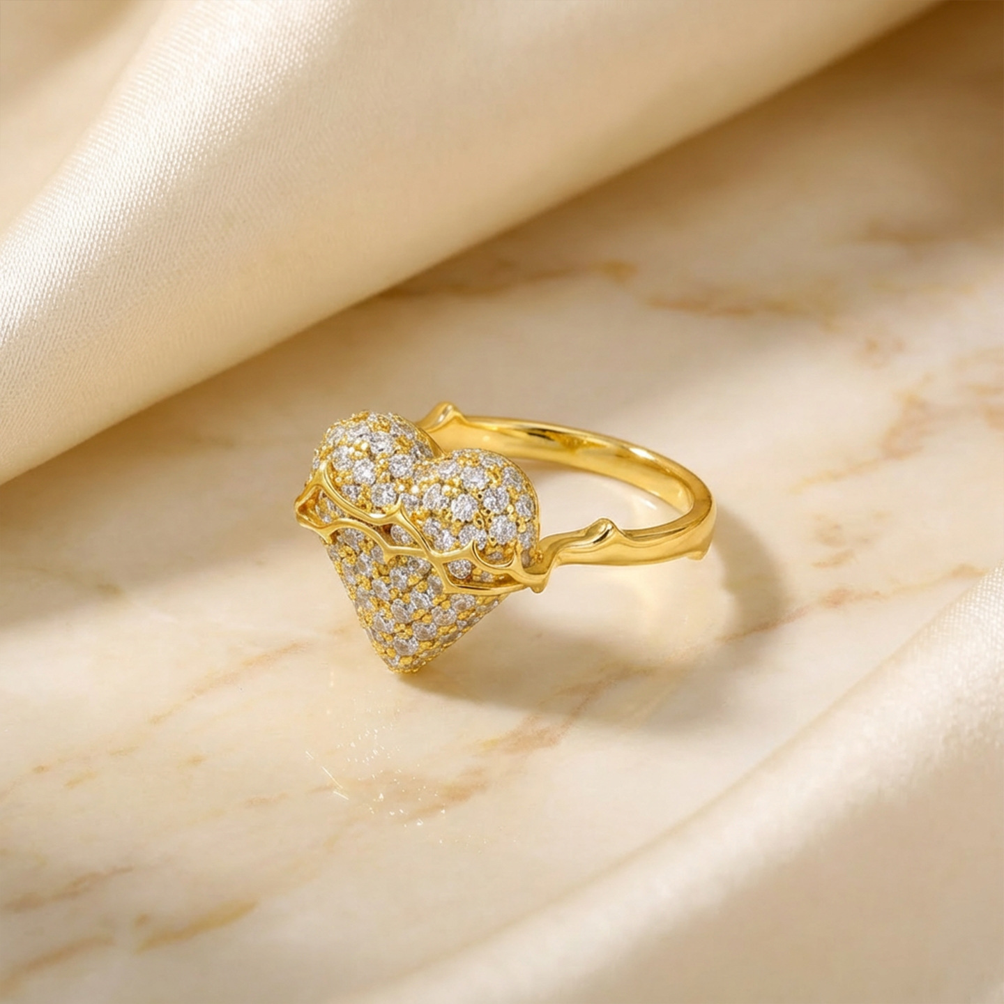 Elegant Heart Ring With Full Diamond Detail For Women_voghion.com