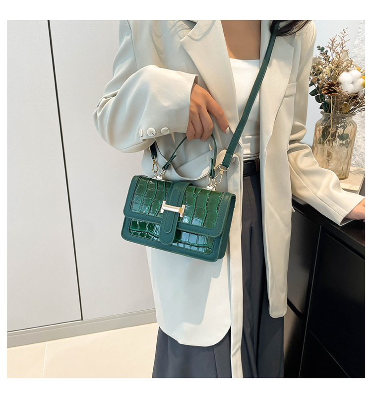 Håndholdt firkantet steinmønster 2024 Ny stil, trendy, eksklusiv, design i liten nisje, fasjonabel enkel kryssskulder_voghion.com