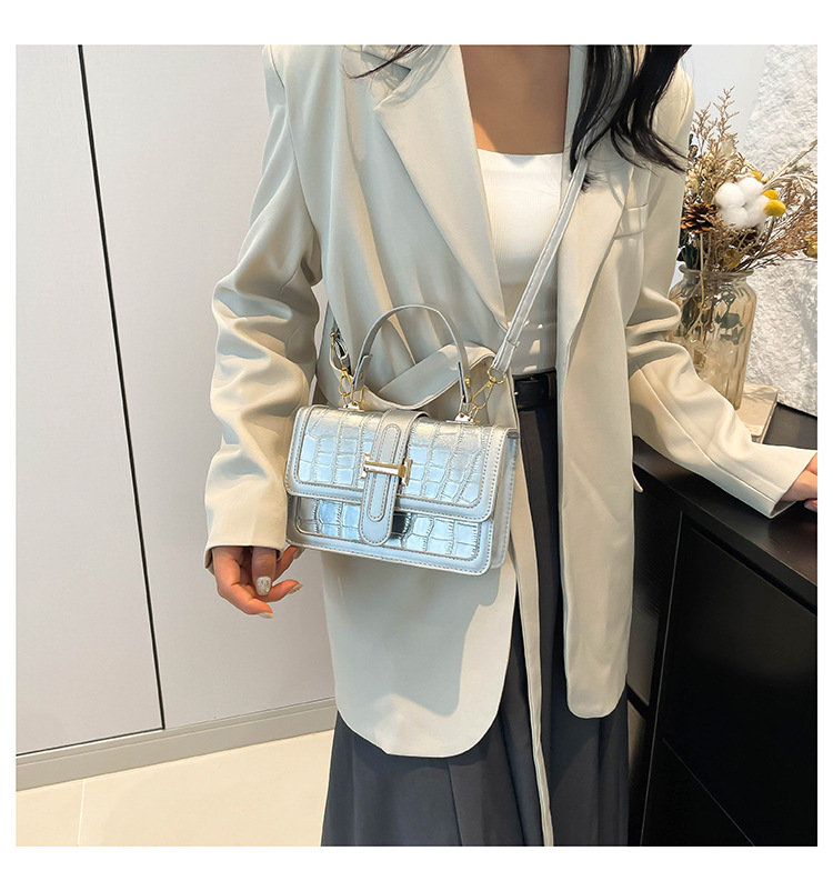 Håndholdt firkantet steinmønster 2024 Ny stil, trendy, eksklusiv, design i liten nisje, fasjonabel enkel kryssskulder_voghion.com