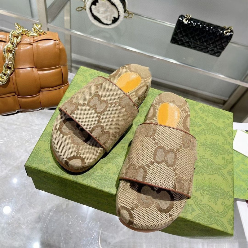 G brand thin-soled embroidered slippers 2026 new model, flat-soled platform shoes for outdoor wear, casual height-increasing couple's letter shoes G brand thin-soled embroidered slippers 2026 new model, flat-soled platform shoes for outdoor wear, casual height-increasing couple's letter shoes