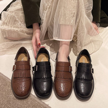 ��ɫӢ���L���eСƤЬŮ2025�＾�¿�r�аٴ��Ь�͎��U�՘���Ь