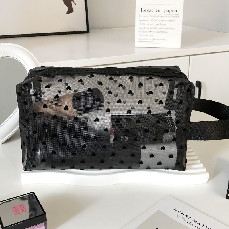 新しい ins 愛植毛パウダーメッシュ化粧品バッグガールハートポータブル洗濯大容量通気性口紅貿易