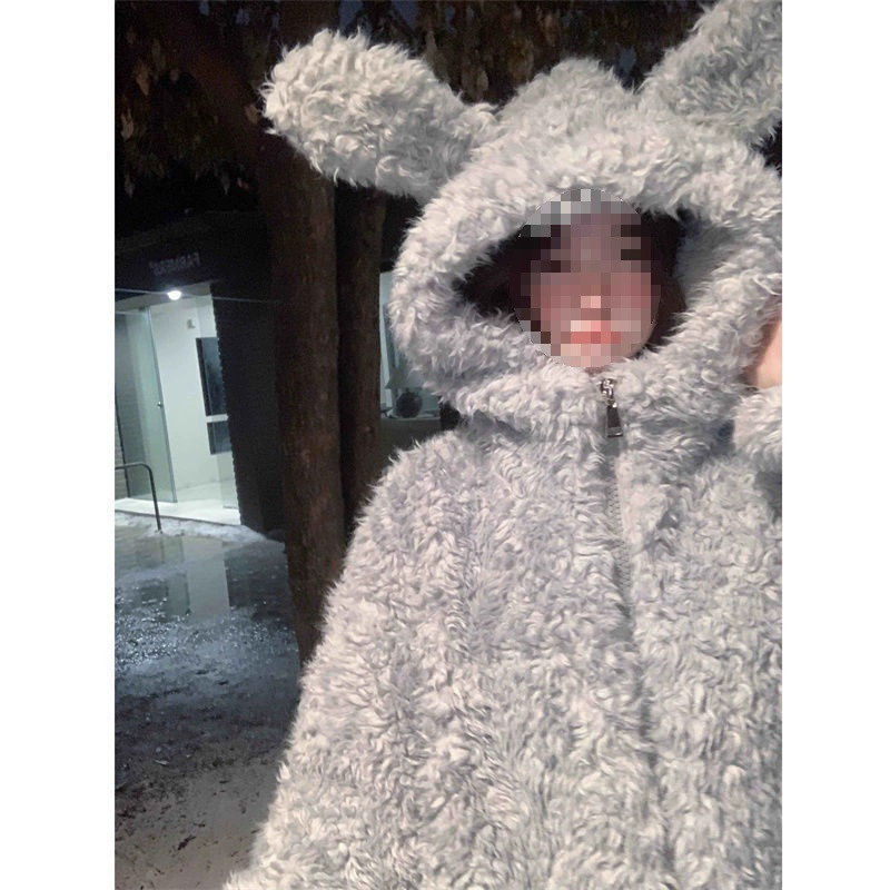 Ленивый ветер кроличьи уши плюшевые пальто женский 2024 зимний корейский дизайн чувство ниши ягненка шерсть плюшевый топ