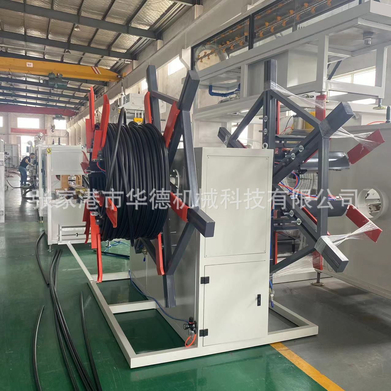 高速HDPE管材生產(chǎn)線 高速HDPE管材生產(chǎn)線