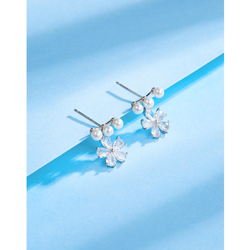 Pendientes de perlas de flores Pendientes de diseño de nicho de plata esterlina 925 para mujeres 2023 nuevos pendientes de temperamento de alta calidad de lujo ligero